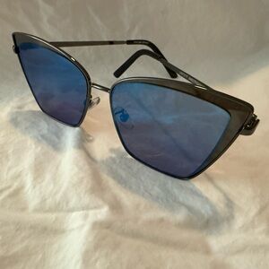 Stylish Blue Sunglasses